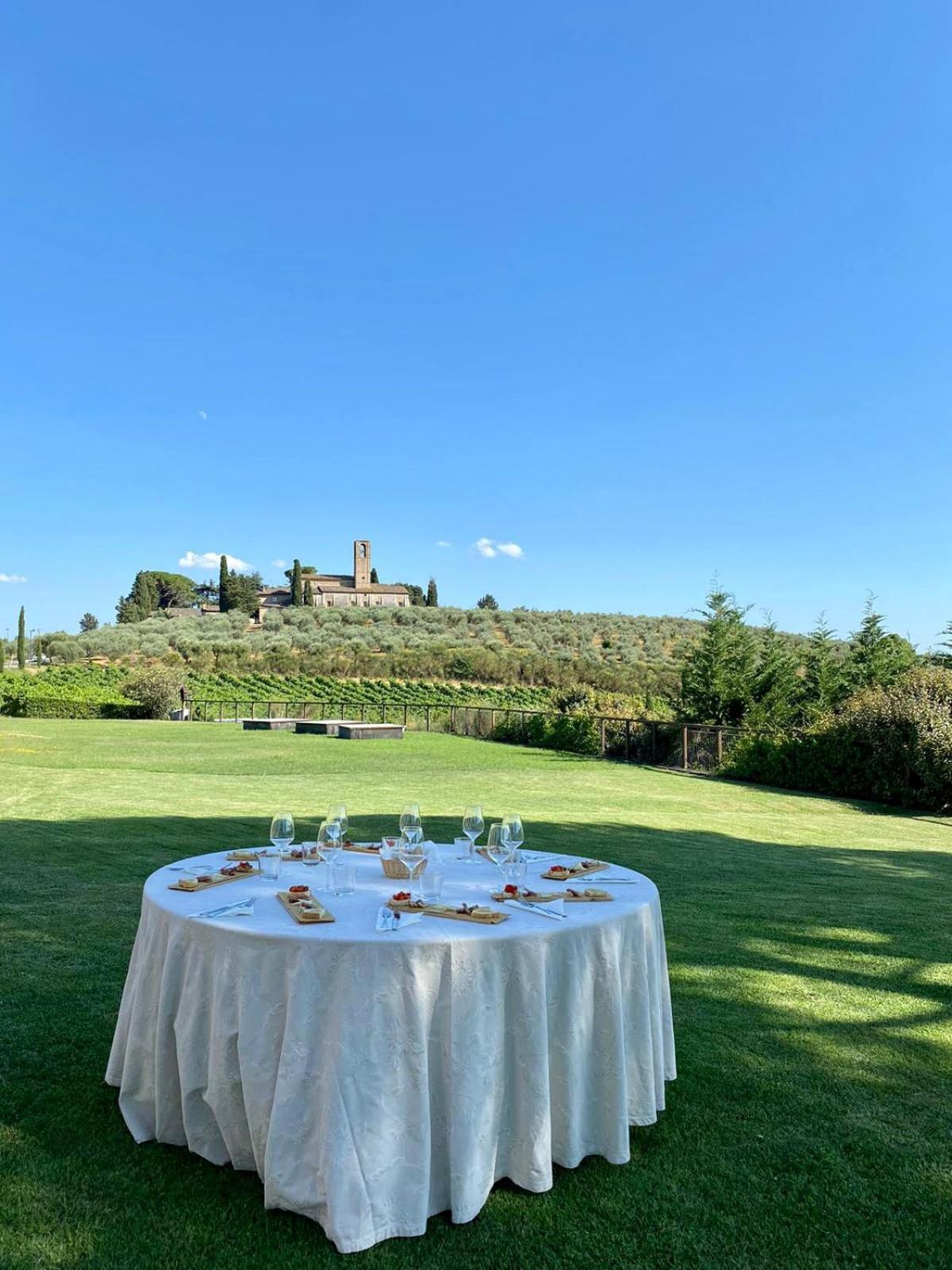 Вілла Fattoria Abbazia Monte Oliveto Сан-Джиміньяно Екстер'єр фото